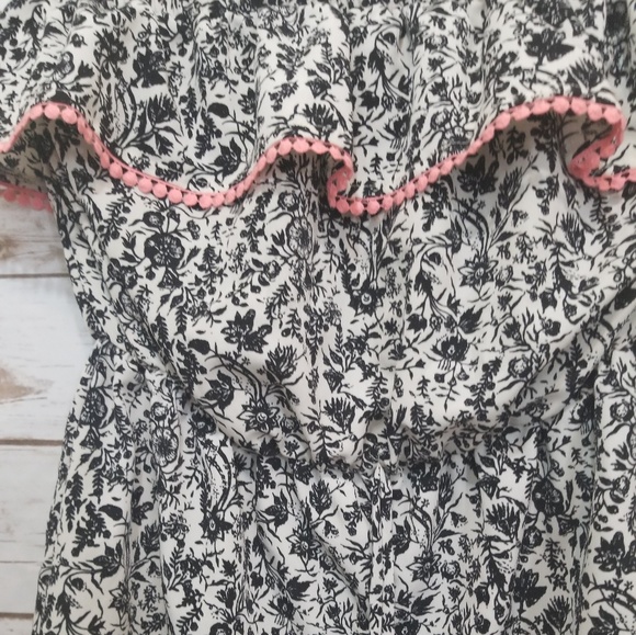 Rewind Off the Shoulder Ruffles Short Jumper NEW! - Picture 2 of 5